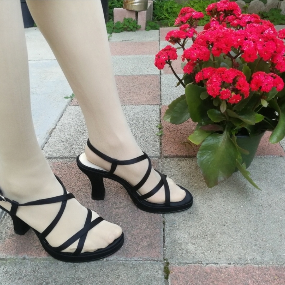 Esprit classy strap heels